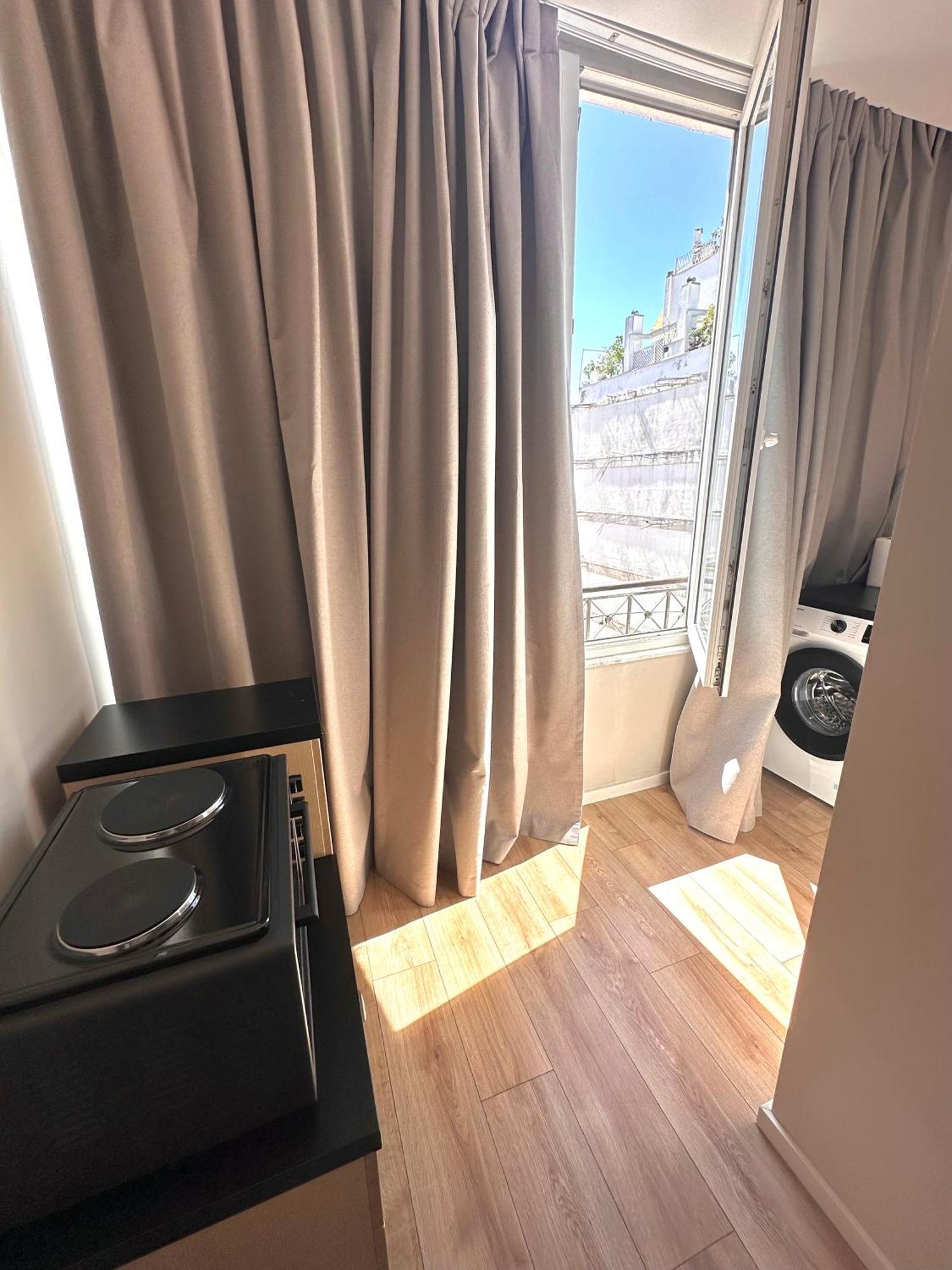 Amazon 8 Guesthouse Tiranë Ngoại thất bức ảnh