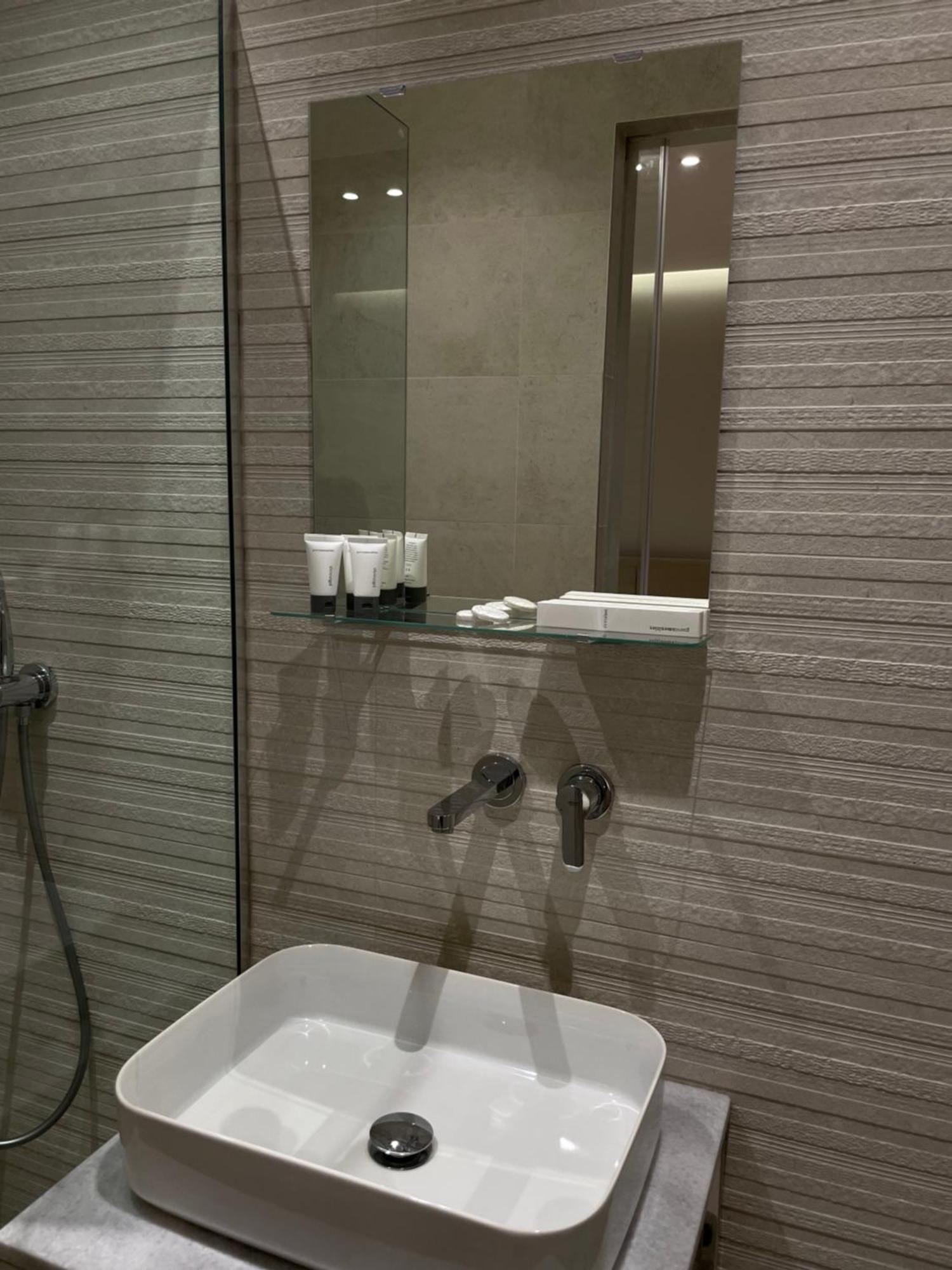 Amazon 8 Guesthouse Tiranë Ngoại thất bức ảnh